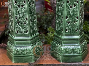 Đôi đôn gốm men xanh cổ khắc hoa, cao 65cm