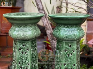 Đôi đôn gốm men xanh cổ khắc hoa, cao 65cm