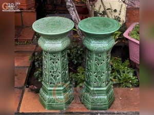 Đôi đôn gốm men xanh cổ khắc hoa, cao 65cm