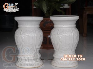 Đôi đôn sứ trắng khắc nổi, cao 45cm
