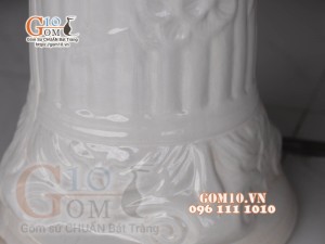 Đôi đôn sứ trắng thon khắc nổi, cao 45cm