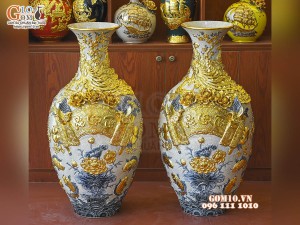 Đôi lọ bảo bình men rạn đắp nổi Phúc Lộc Thọ dát vàng, cao 1m