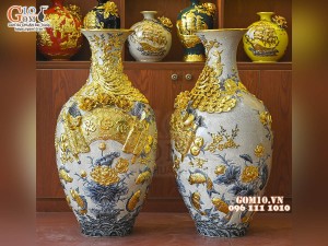 Đôi lọ bảo bình men rạn đắp nổi Phúc Lộc Thọ dát vàng, cao 1m