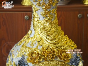 Đôi lọ bảo bình men rạn đắp nổi Phúc Lộc Thọ dát vàng, cao 1m