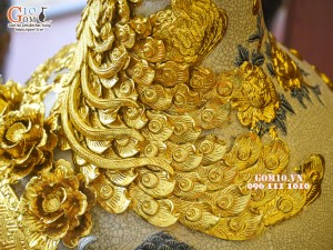 Đôi lọ bảo bình men rạn đắp nổi Phúc Lộc Thọ dát vàng, cao 1m