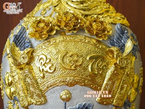 Đôi lọ bảo bình men rạn đắp nổi Phúc Lộc Thọ dát vàng, cao 1m