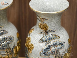 Đôi lọ dáng lộc bình men rạn đắp nổi Sen Cát Tường vẽ vàng 24k, cao 32cm