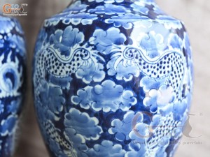 Đôi lọ hoa chân váy Long Ẩn men lam cổ nền băng, cao 41cm