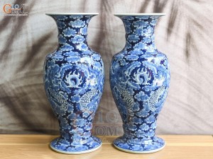 Đôi lọ hoa chân váy Long Ẩn men lam cổ nền băng, cao 41cm