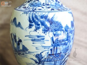 Đôi lọ hoa chân váy men lam cổ vẽ Sơn Thủy, cao 41cm