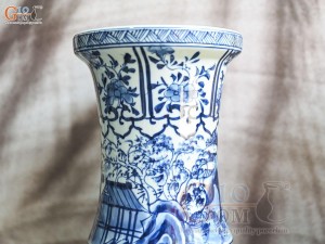 Đôi lọ hoa dáng bầu men lam cổ vẽ cảnh Sơn Thủy, cao 39cm