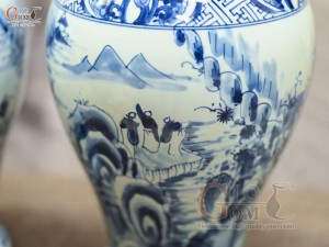 Đôi lọ hoa dáng chân thon men lam cổ vẽ cảnh Sơn Thủy, cao 33cm