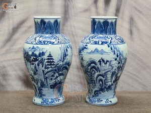 Đôi lọ hoa dáng chân thon men lam cổ vẽ cảnh Sơn Thủy, cao 33cm