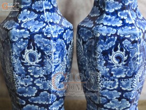 Đôi lọ hoa dáng lục giác vẽ Long ẩn nền băng, cao 33cm