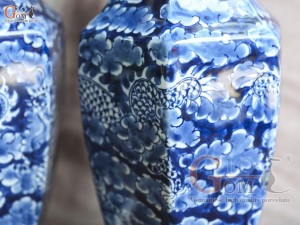 Đôi lọ hoa dáng lục giác vẽ Long ẩn nền băng, cao 33cm