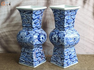 Đôi lọ hoa dáng vuông vẽ Long Ẩn nền băng, cao 39cm