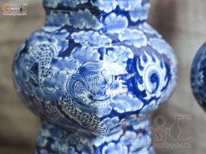 Đôi lọ hoa dáng vuông vẽ Long Ẩn nền băng, cao 39cm