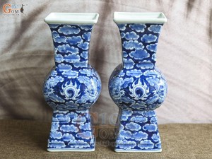 Đôi lọ hoa dáng vuông vẽ Long Ẩn nền băng, cao 39cm