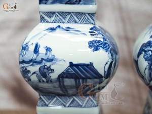 Đôi lọ hoa dáng vuông vẽ Sơn Thủy, cao 39cm