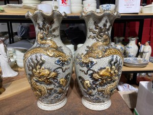 Đôi lọ hoa lượn men rạn đắp nổi Rồng vẽ vàng 24k, cao 32cm