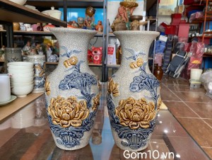 Đôi lọ hoa men rạn đắp nổi hoa Sen Cát Tường, cao 26cm