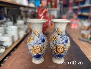 Đôi lọ hoa men rạn đắp nổi Sen Tài Vượng, cao 27cm