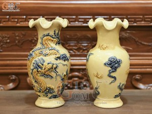 Đôi lọ hoa miệng lượn men hoàng tộc đắp nổi Rồng Như Ý, cao 26cm