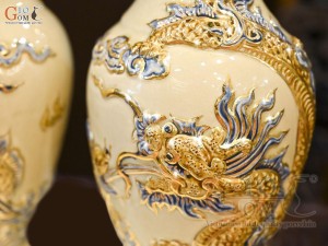 Đôi lọ hoa miệng lượn men hoàng tộc đắp nổi Rồng Như Ý vẽ vàng 24k, cao 36cm