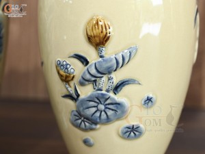 Đôi lọ hoa miệng lượn men hoàng tộc đắp nổi Sen, cao 27cm