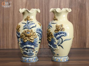 Đôi lọ hoa miệng lượn men hoàng tộc đắp nổi Sen, cao 27cm