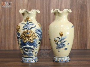 Đôi lọ hoa miệng lượn men hoàng tộc đắp nổi Sen, cao 27cm