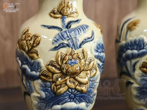 Đôi lọ hoa miệng lượn men hoàng tộc đắp nổi Sen, cao 27cm