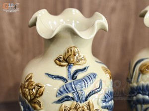 Đôi lọ hoa miệng lượn men hoàng tộc đắp nổi Sen, cao 27cm