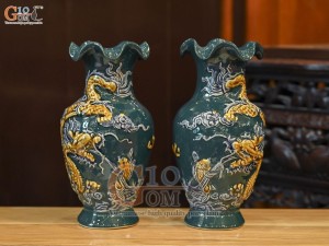 Đôi lọ hoa miệng lượn men màu đắp nổi Rồng Như Ý nền xanh lục bảo, cao 24cm