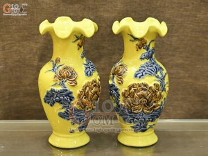 Đôi lọ hoa miệng lượn men màu đắp nổi Sen Cát Tường nền vàng, cao 36cm