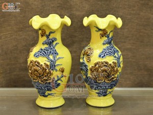 Đôi lọ hoa miệng lượn men màu đắp nổi Sen Cát Tường nền vàng, cao 36cm