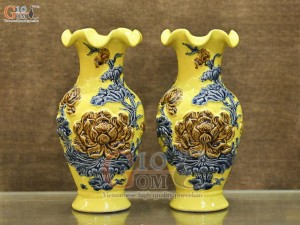 Đôi lọ hoa miệng lượn men màu đắp nổi Sen Cát Tường nền vàng, cao 32cm