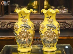 Đôi lọ hoa miệng lượn men màu đắp nổi Sen Cát Tường nền vàng vẽ vàng 24k, cao 36cm