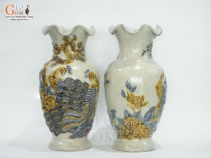 Đôi lọ hoa miệng lượn men rạn đắp nổi Công Đào cao 36cm