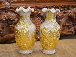 Đôi lọ hoa miệng lượn men rạn đắp nổi Công Đào dát vàng 24k, cao 36cm