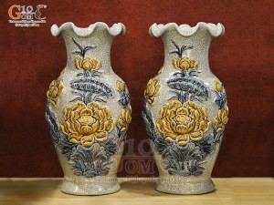 Đôi lọ hoa miệng lượn men rạn đắp nổi hoa Sen Cát Tường, cao 32cm