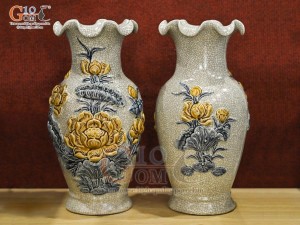 Đôi lọ hoa miệng lượn men rạn đắp nổi hoa Sen Cát Tường, cao 24cm