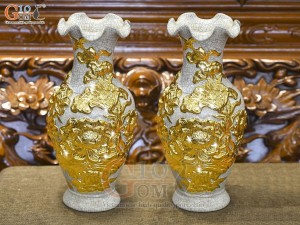 Đôi lọ hoa miệng lượn men rạn đắp nổi hoa Sen Cát Tường dát vàng 24k, cao 28cm