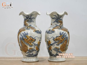 Đôi lọ hoa miệng lượn men rạn đắp nổi Rồng Như Ý, cao 22cm