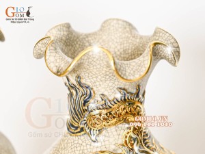 Đôi lọ hoa miệng lượn men rạn đắp nổi Rồng Như Ý vẽ vàng 24k, cao 32cm