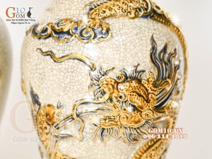 Đôi lọ hoa miệng lượn men rạn đắp nổi Rồng Như Ý vẽ vàng 24k, cao 32cm