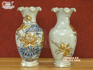 Đôi lọ hoa miệng lượn men rạn đắp nổi Sen Cát Tường vẽ vàng 24k, cao 32cm