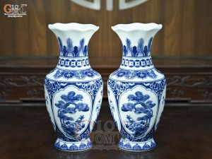 Đội lọ hoa miệng lượn men trắng họa tiết Tứ Cảnh Tài Lộc, cao 35cm