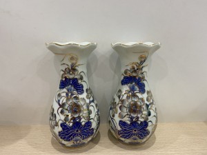 Đôi lọ hoa miệng lượn men lam vẽ Sen Tài Lộc vẽ vàng 24k, cao 26cm