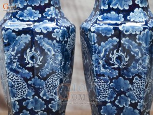 Đôi lọ hoa song tâm men lam cổ vẽ Long Ẩn, cao 33cm